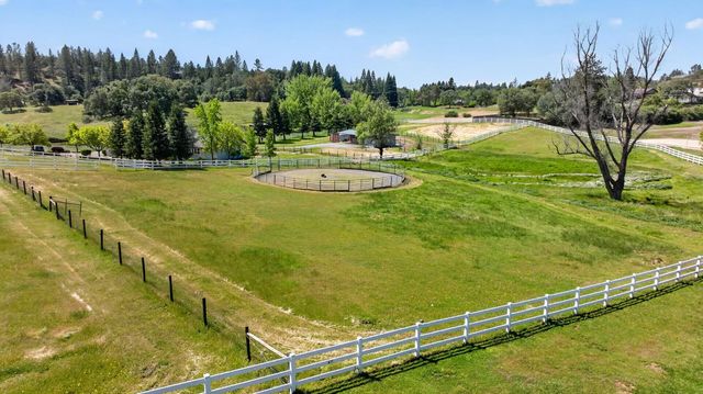 2440 Otter Trl, Cool, CA 95614