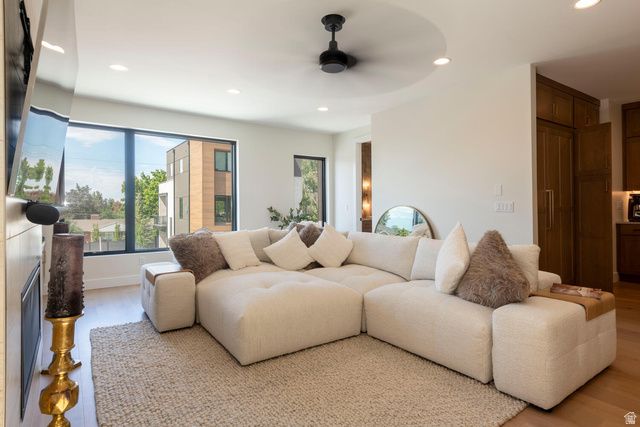 4445 S HOLLADAY PARK LN, Holladay, UT 84124