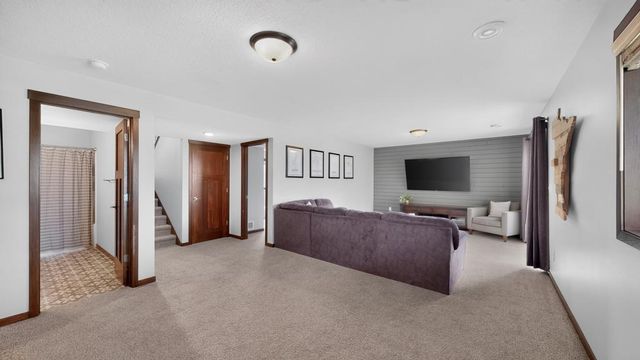4621 Alan Lane NW, Rochester, MN 55901