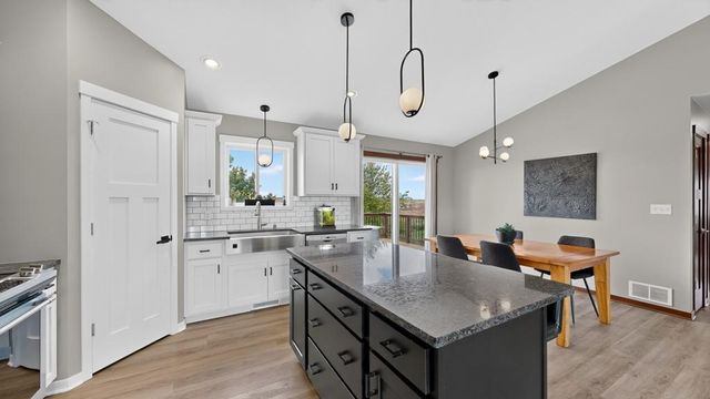 4621 Alan Lane NW, Rochester, MN 55901