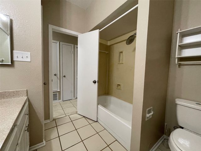 2021 Parkside Court, Grapevine, TX 76051