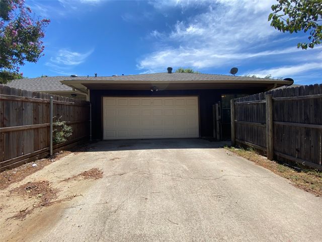 2021 Parkside Court, Grapevine, TX 76051