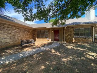 2021 Parkside Court, Grapevine, TX 76051