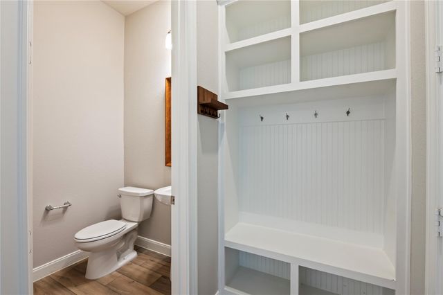 719 Sandy Bay Lane, Kemah, TX 77565