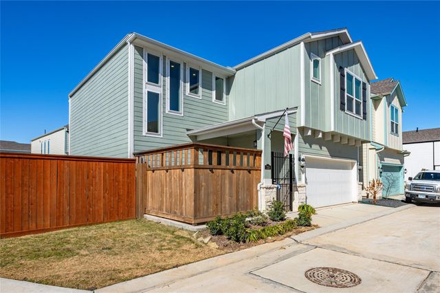 719 Sandy Bay Lane, Kemah, TX 77565