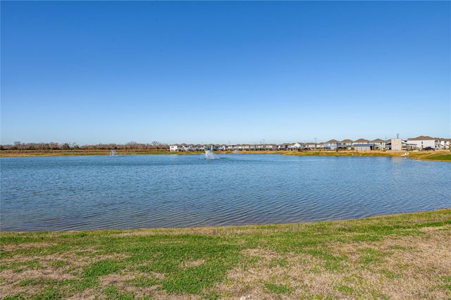 719 Sandy Bay Lane, Kemah, TX 77565