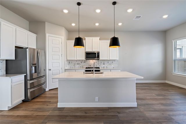 719 Sandy Bay Lane, Kemah, TX 77565