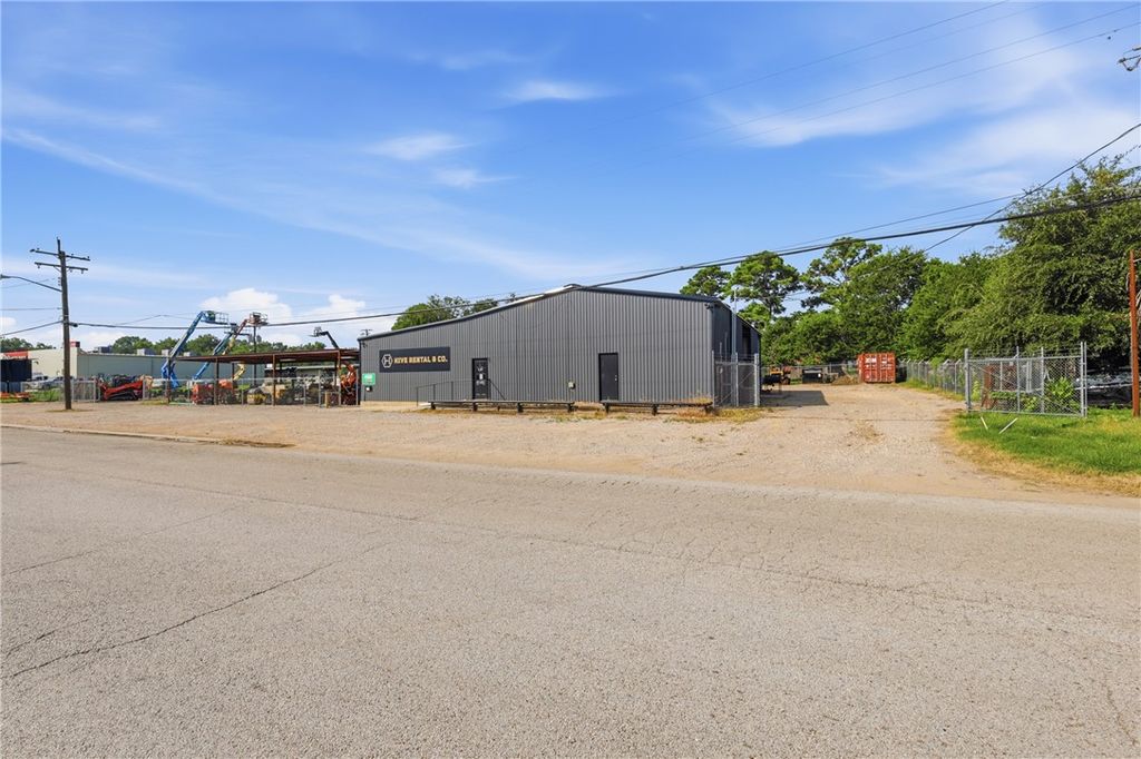513 North Main Street, Caldwell, TX 77836 — photo 4