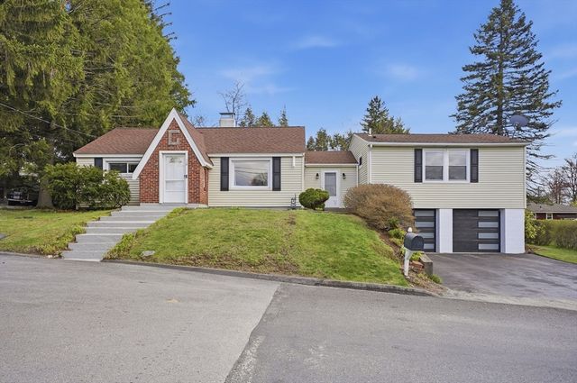 118 Wilkinson Street, Worcester, MA 01606