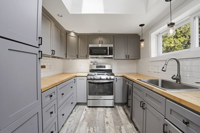 118 Wilkinson Street, Worcester, MA 01606