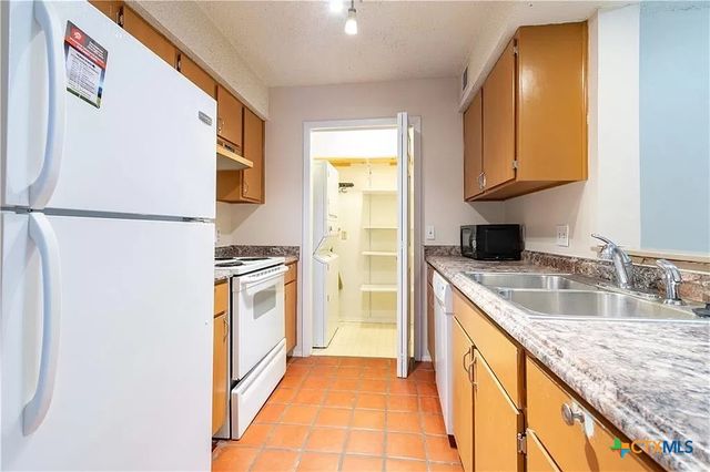 402 N Fredericksburg Street 1, San Marcos, TX 78666