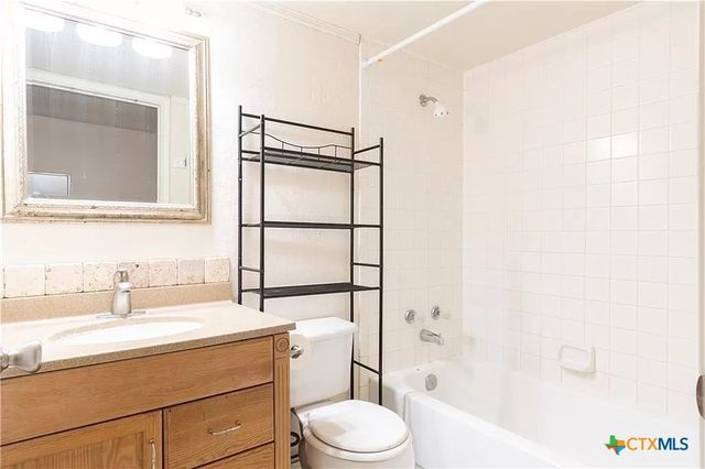 402 N Fredericksburg Street 1, San Marcos, TX 78666