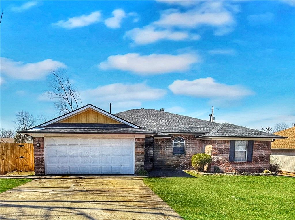 1704 S 22nd Street, Rogers, AR 72758