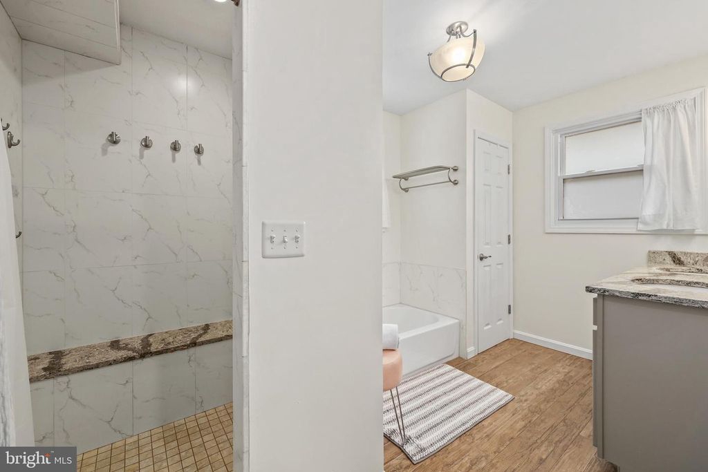 Image 17 of property listing at 32 SEVERNDALE RD, Severna Park, MD 21146
