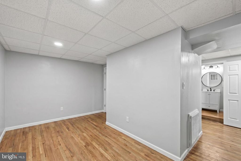 Image 26 of property listing at 32 SEVERNDALE RD, Severna Park, MD 21146