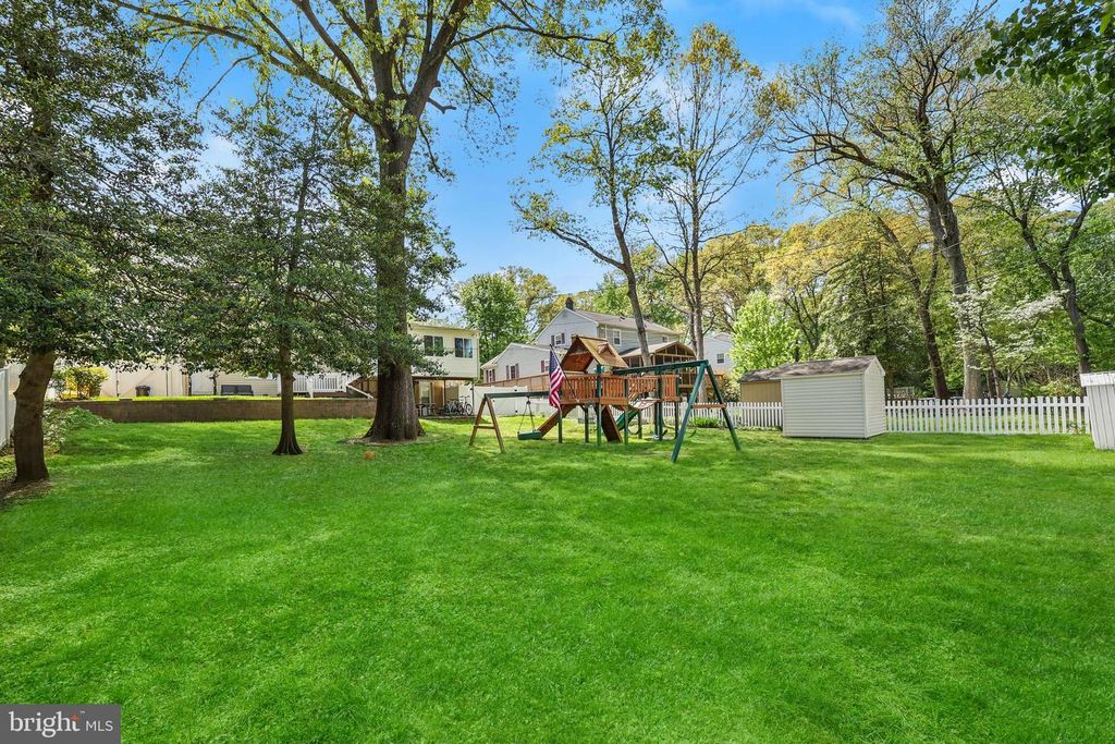 Image 31 of property listing at 32 SEVERNDALE RD, Severna Park, MD 21146
