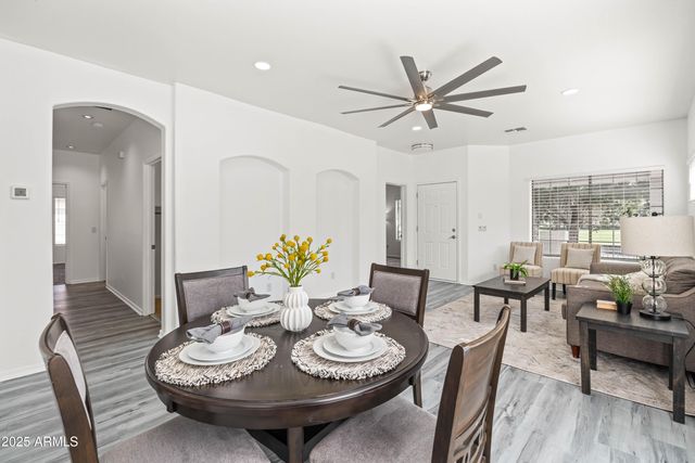 4140 E CLAXTON Avenue, Gilbert, AZ 85297