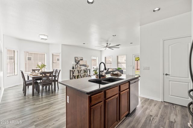 4140 E CLAXTON Avenue, Gilbert, AZ 85297