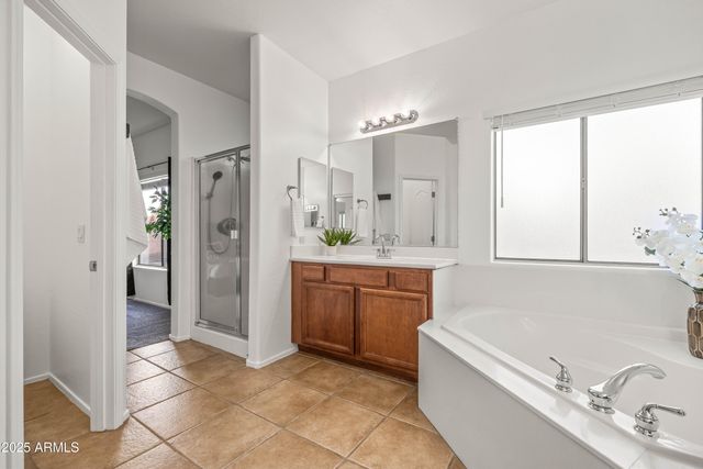 4140 E CLAXTON Avenue, Gilbert, AZ 85297