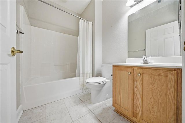 1611 Hackberry Ln, Lincoln, CA 95648