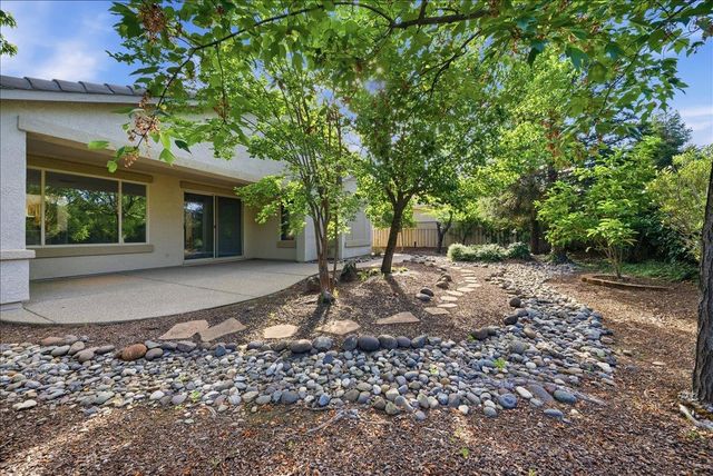 1611 Hackberry Ln, Lincoln, CA 95648