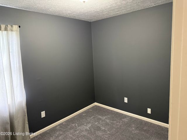 3713 Arcadia Ct, Louisville, KY 40229