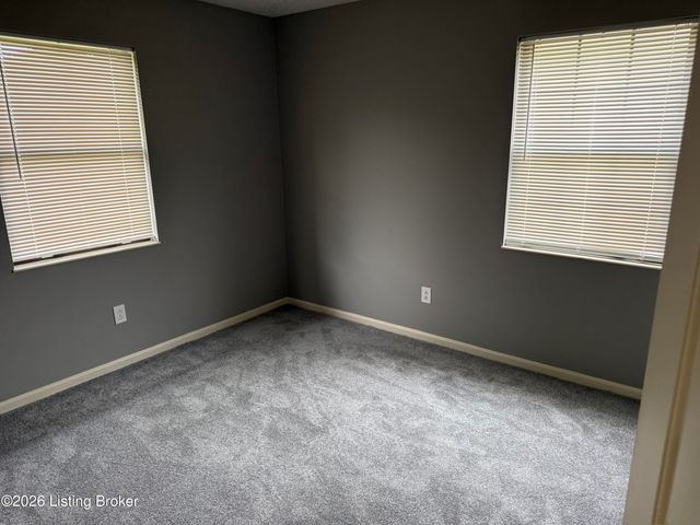 3713 Arcadia Ct, Louisville, KY 40229