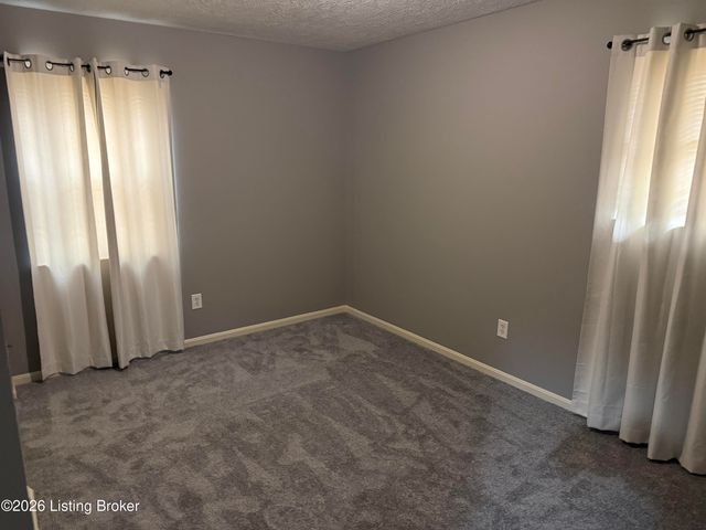 3713 Arcadia Ct, Louisville, KY 40229