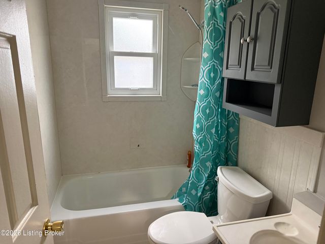 3713 Arcadia Ct, Louisville, KY 40229