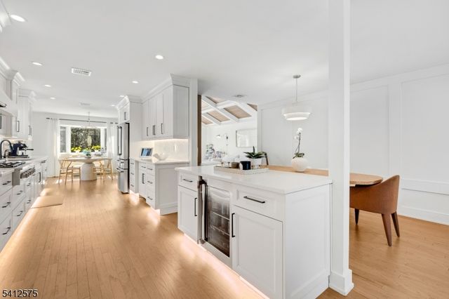 58 Edgewood Dr, Florham Park Boro, NJ 07932