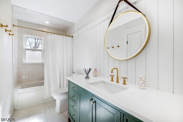 58 Edgewood Dr, Florham Park Boro, NJ 07932