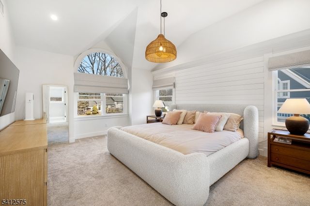 58 Edgewood Dr, Florham Park Boro, NJ 07932