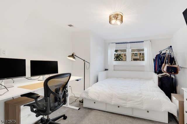 58 Edgewood Dr, Florham Park Boro, NJ 07932