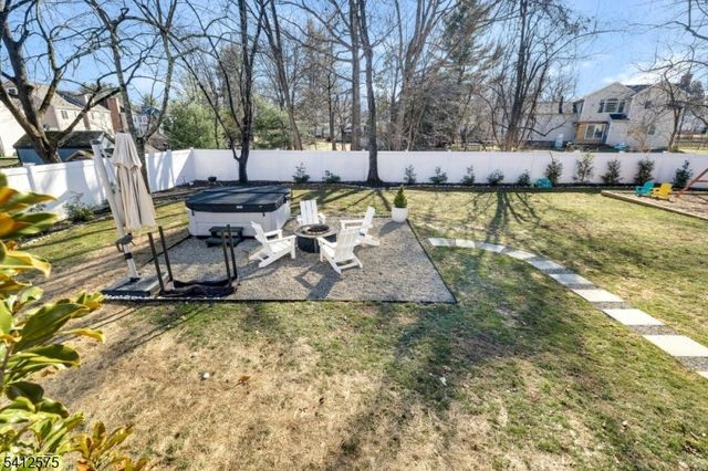 58 Edgewood Dr, Florham Park Boro, NJ 07932