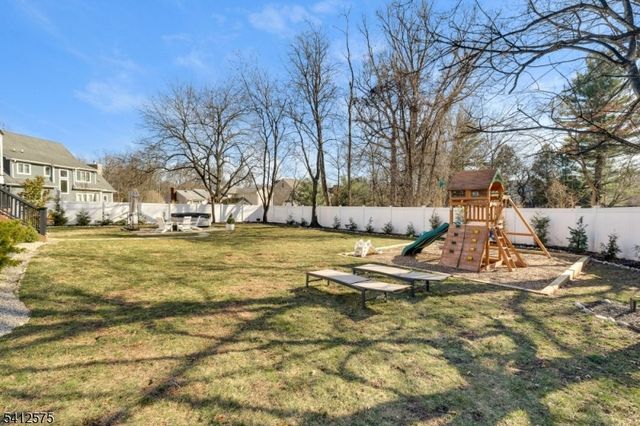 58 Edgewood Dr, Florham Park Boro, NJ 07932