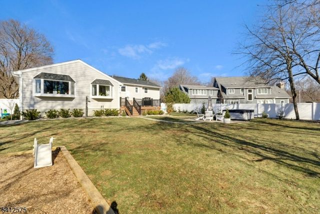 58 Edgewood Dr, Florham Park Boro, NJ 07932