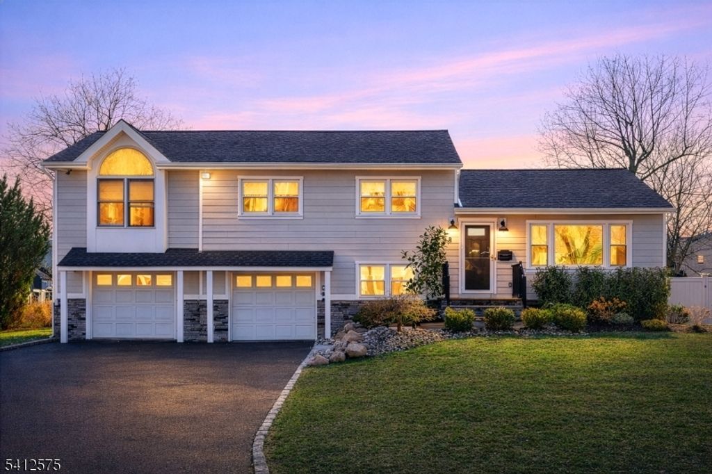 58 Edgewood Dr, Florham Park Boro, NJ 07932