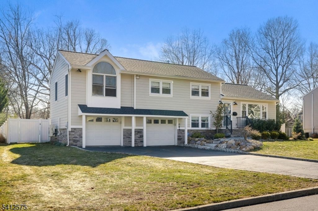 58 Edgewood Dr, Florham Park Boro, NJ 07932 — photo 2