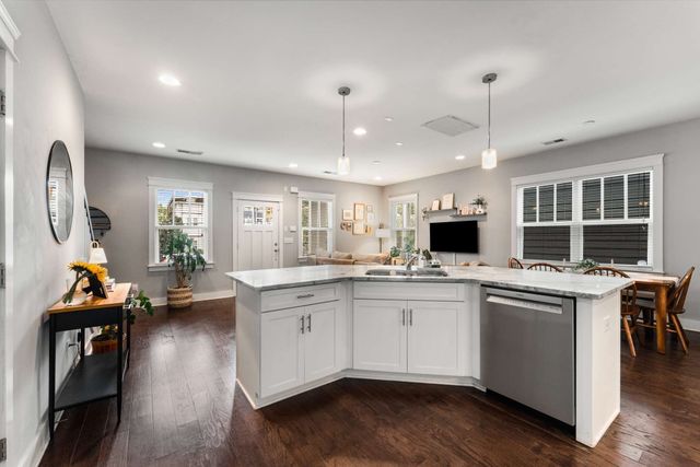 1813 7th Ave N Apt 102, Nashville, TN 37208