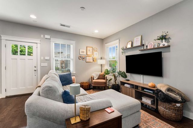 1813 7th Ave N Apt 102, Nashville, TN 37208