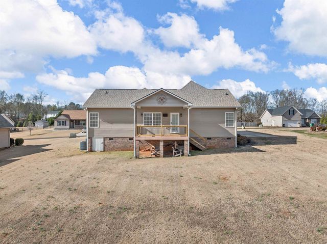 380 Saddlers Run, Chesnee, SC 29323