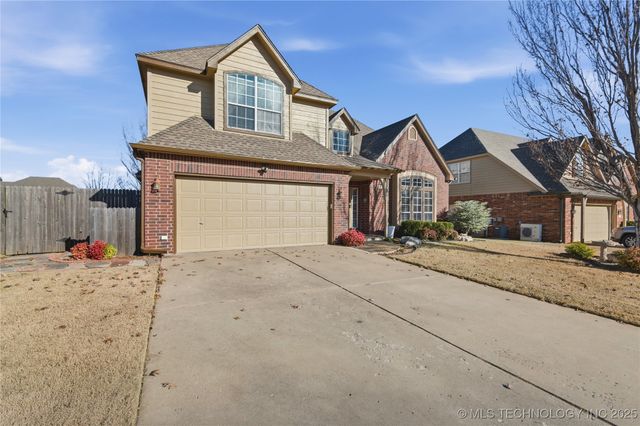 808 E Seattle Street, Broken Arrow, OK 74012