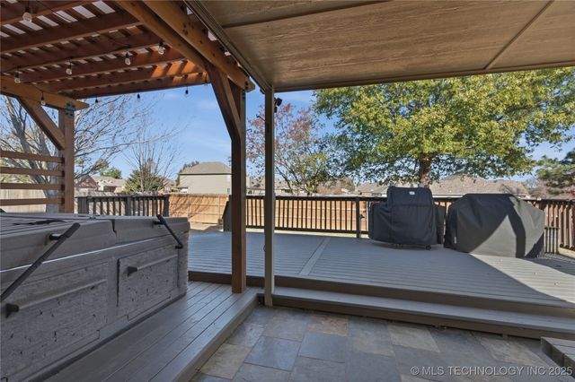 808 E Seattle Street, Broken Arrow, OK 74012