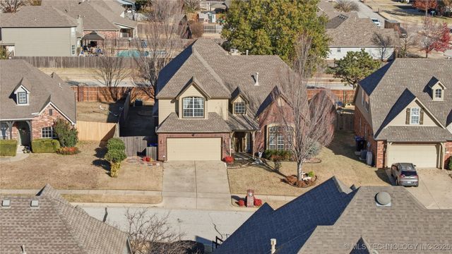 808 E Seattle Street, Broken Arrow, OK 74012