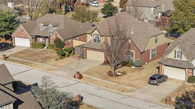 808 E Seattle Street, Broken Arrow, OK 74012