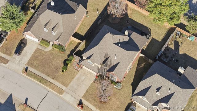 808 E Seattle Street, Broken Arrow, OK 74012