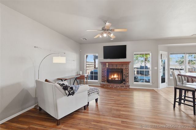 808 E Seattle Street, Broken Arrow, OK 74012