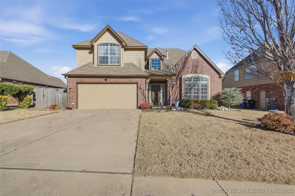 808 E Seattle Street, Broken Arrow, OK 74012