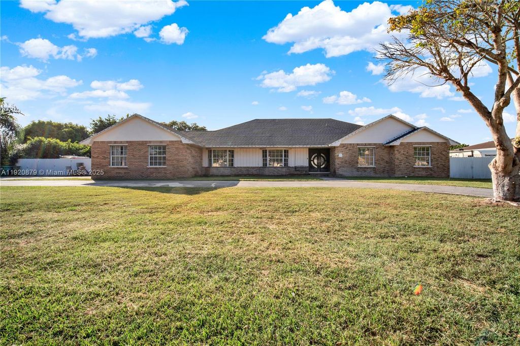 29472 SW 193rd Ct, Homestead, FL 33030