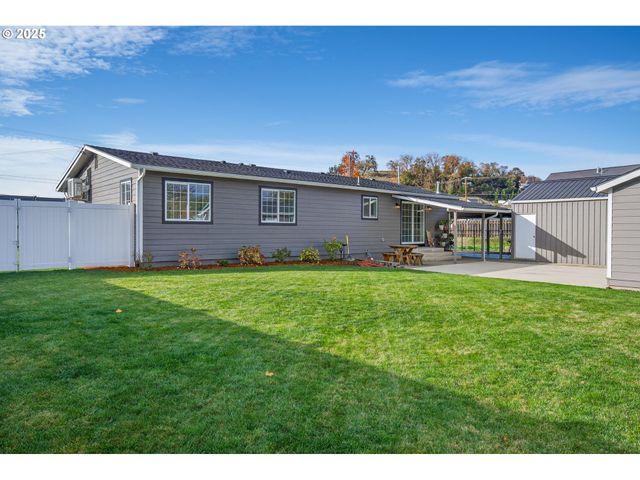 3721 JOE Ave, Roseburg, OR 97471